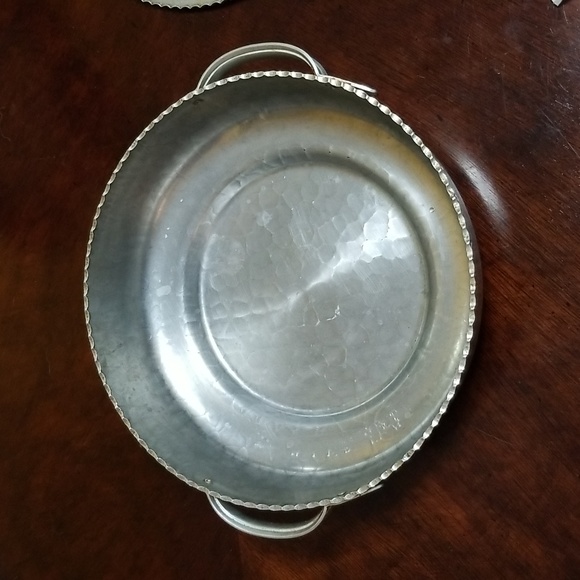 ALUMINUM BOWL W LID W TULIP MOTIF & FLOWER BUD HANDLE - Picture 4 of 5
